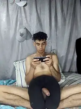 Snapshot of baby_22cm chatting on July 12, 3:24 pm baby 22cm online show from July 12, 3:24 pm