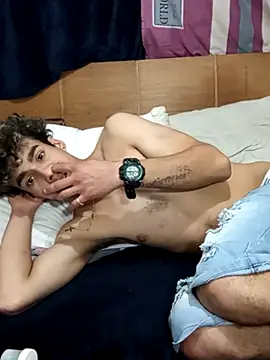 Snapshot of baby_22cm chatting on February 23, 4:36 am baby 22cm online show from February 23, 4:36 am