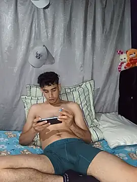 Snapshot of baby_22cm chatting on July 14, 6:25 pm baby 22cm online show from July 14, 6:25 pm