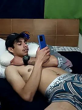 Snapshot of baby_22cm chatting on February 25, 5:29 am baby 22cm online show from February 25, 5:29 am