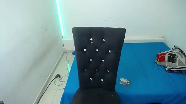 Snapshot of Naomy_Reiden chatting on February 12, 6:29 pm Naomy Reiden online show from February 12, 6:29 pm