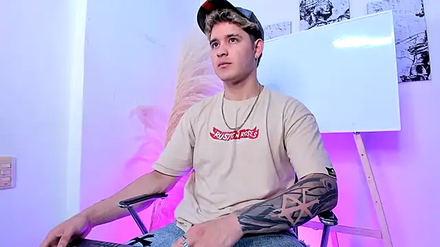 rayan linxx online show from June 2, 7:36 pm