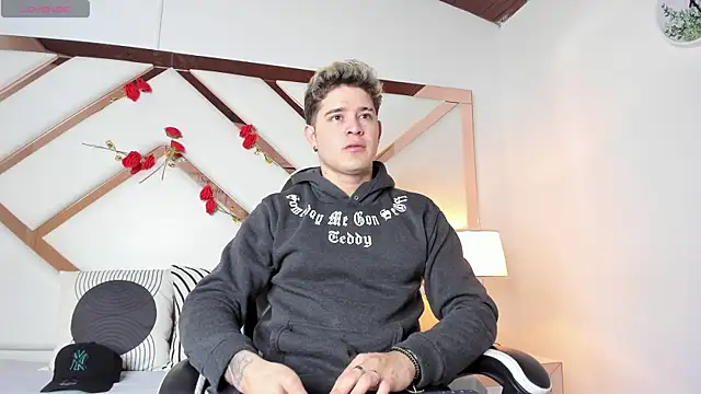 Snapshot of rayan_linxx chatting on February 14, 7:58 pm rayan linxx online show from February 14, 7:58 pm