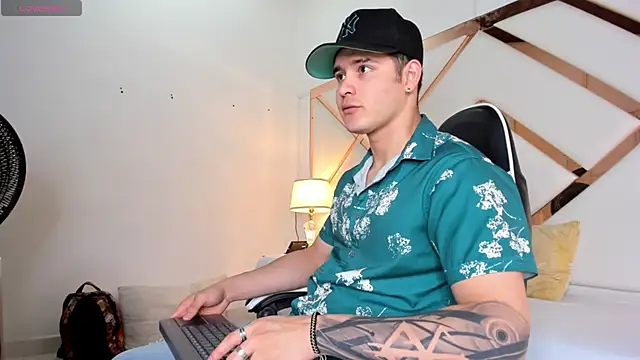 Snapshot of rayan_linxx chatting on February 26, 7:14 pm rayan linxx online show from February 26, 7:14 pm