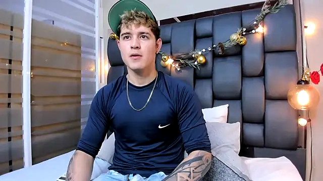 rayan linxx online show from March 31, 8:00 pm