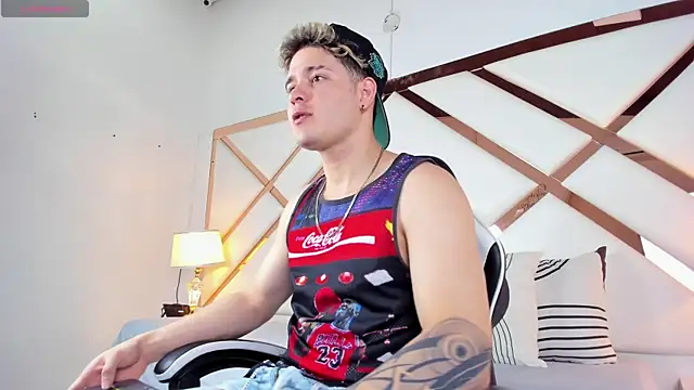 Snapshot of rayan_linxx chatting on February 13, 7:47 pm rayan linxx online show from February 13, 7:47 pm