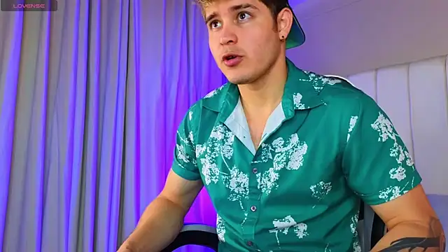 rayan linxx online show from April 7, 7:48 pm