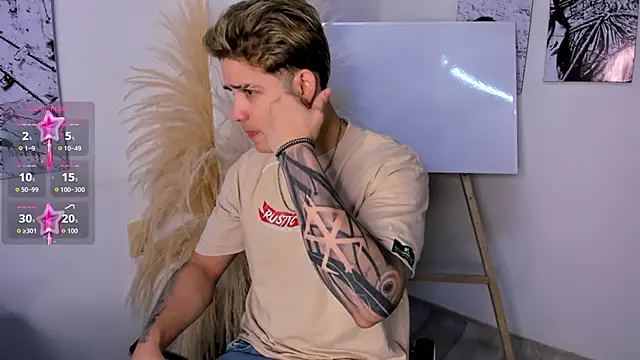 rayan linxx online show from March 18, 7:48 pm