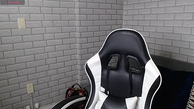 rayan linxx online show from March 9, 7:28 pm