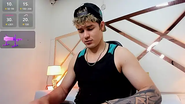 rayan linxx online show from April 14, 8:25 pm