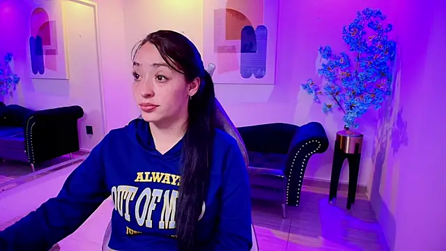 Alanna  scott online show from April 1, 3:41 am