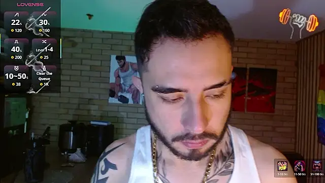 Snapshot of dave_wolf7 chatting on February 12, 12:27 pm dave wolf7 online show from February 12, 12:27 pm