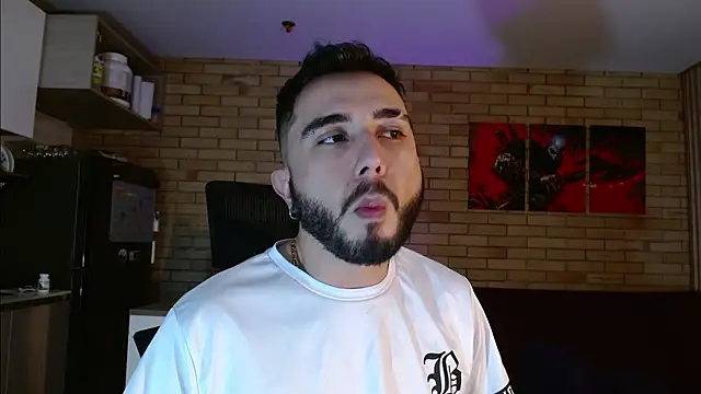 Snapshot of dave_wolf7 chatting on February 21, 12:23 am dave wolf7 online show from February 21, 12:23 am