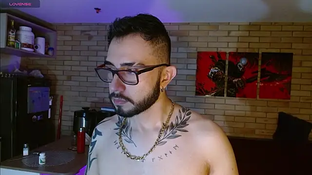 Snapshot of dave_wolf7 chatting on February 11, 12:16 pm dave wolf7 online show from February 11, 12:16 pm