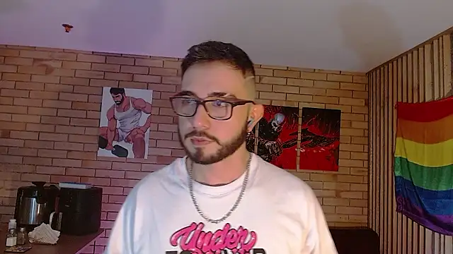 Snapshot of dave_wolf7 chatting on February 6, 2:46 pm dave wolf7 online show from February 6, 2:46 pm