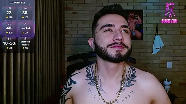 Snapshot of dave_wolf7 chatting on February 26, 12:10 am dave wolf7 online show from February 26, 12:10 am