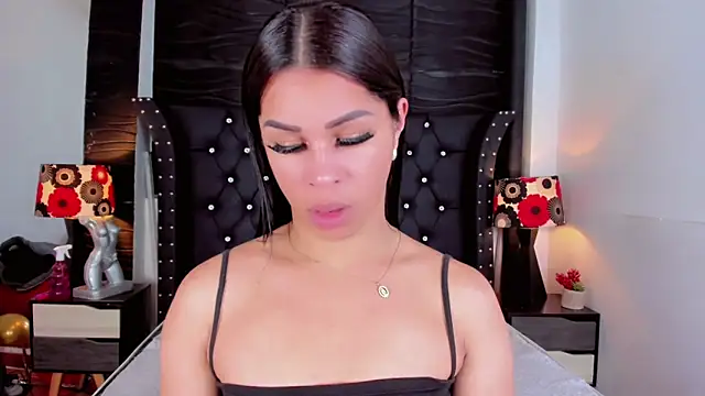 Makeyla Fox  online show from February 28, 12:49 pm