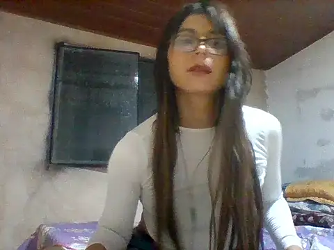 lucyscay  online show from April 3, 2:51 am