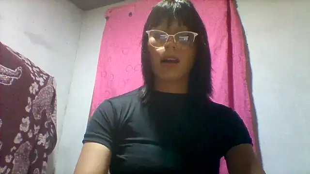 lucyscay  online show from April 14, 3:44 am