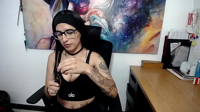 FRANCESCA LOVE  online show from May 27, 8:05 pm