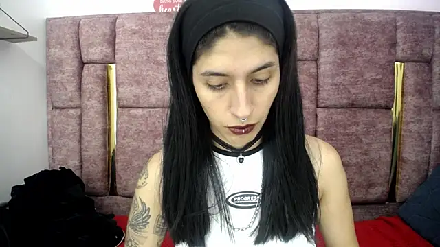 Snapshot of FRANCESCA_LOVE_ chatting on June 7, 11:43 pm FRANCESCA LOVE online show from June 7, 11:43 pm