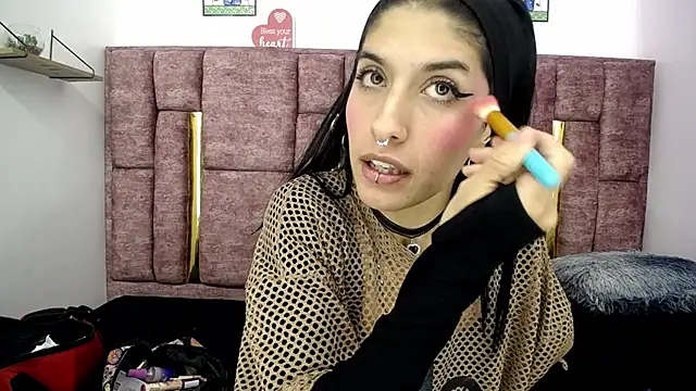 Snapshot of FRANCESCA_LOVE_ chatting on June 21, 2:28 am FRANCESCA LOVE online show from June 21, 2:28 am
