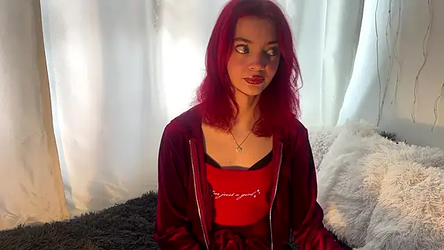 Snapshot of CassyVixen chatting on February 12, 1:11 pm CassyVixen online show from February 12, 1:11 pm