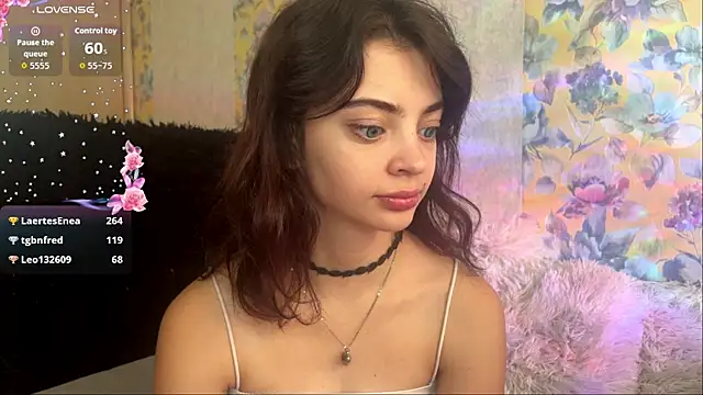 Snapshot of CassyVixen chatting on July 17, 3:09 pm CassyVixen online show from July 17, 3:09 pm