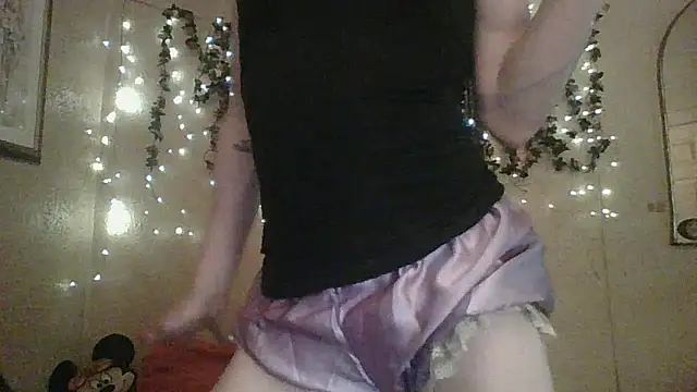 sillymillie4 online show from February 10, 2:32 am