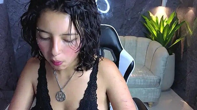 Lisa Doll Tx online show from February 23, 8:09 pm