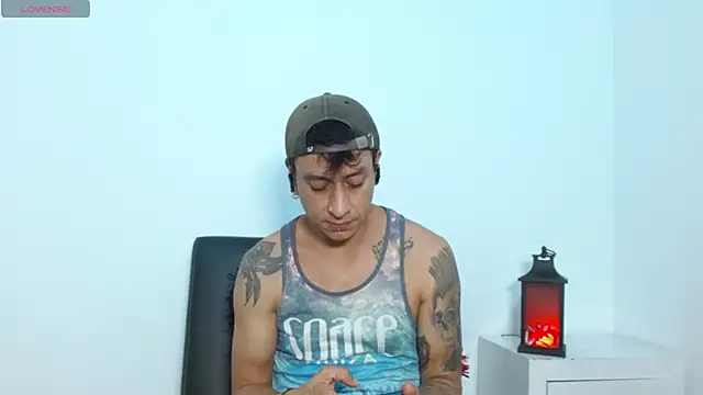 SkinnyDevil12 online show from February 14, 3:07 am