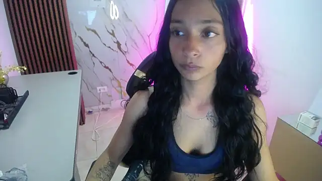 Snapshot of aylannyy_m chatting on May 8, 2:15 am aylannyy m online show from May 8, 2:15 am