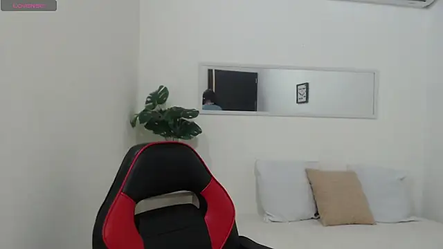 Roseta Still online show from March 26, 4:33 am