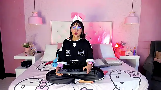 GaiaMonet online show from February 22, 8:28 am