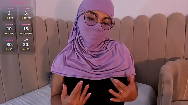 Snapshot of _amisha chatting on February 24, 11:44 am amisha online show from February 24, 11:44 am