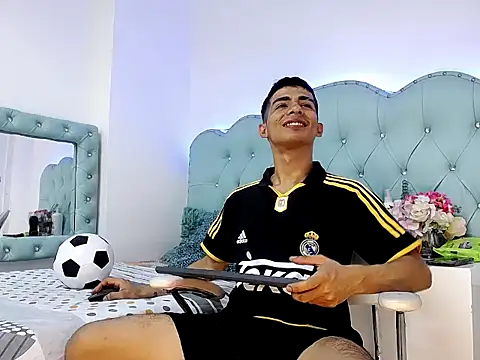 Apolo Richards online show from February 17, 7:44 pm