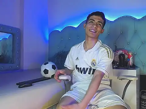 Apolo Richards online show from February 22, 8:21 pm