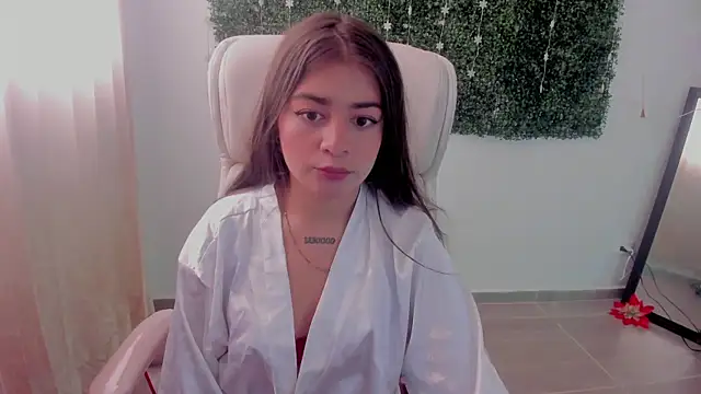 Snapshot of Brunnettee_1 chatting on July 12, 4:52 pm Brunnettee 1 online show from July 12, 4:52 pm
