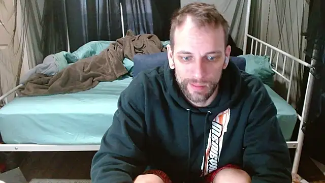 cguffey2284 online show from February 20, 7:16 pm