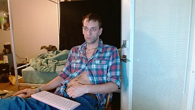 cguffey2284 online show from March 11, 8:41 am