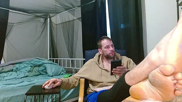 cguffey2284 online show from February 15, 12:59 pm