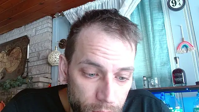 cguffey2284 online show from February 14, 4:07 pm