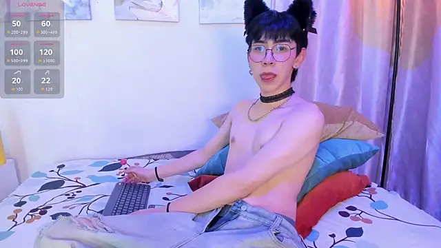 Demian Hush online show from March 21, 3:19 am