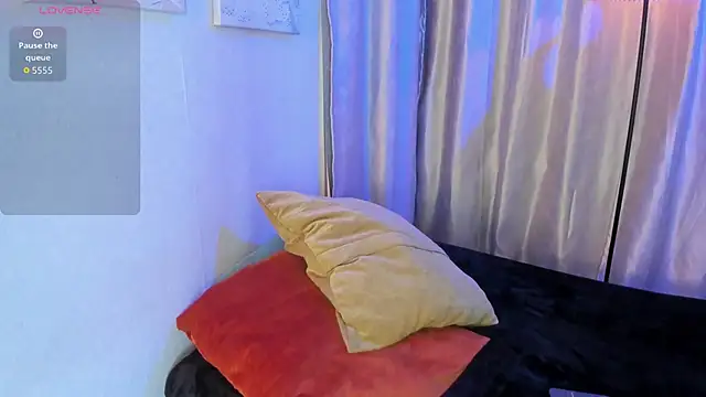 Demian Hush online show from April 10, 3:35 am