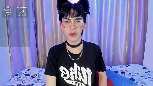 Demian Hush online show from April 3, 3:46 am