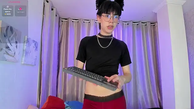 Demian Hush online show from April 8, 3:08 am