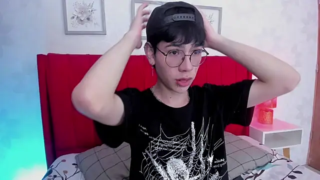 Demian Hush online show from February 17, 7:22 pm