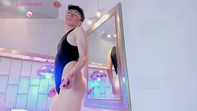 Sebastian Collins  online show from February 17, 9:23 pm