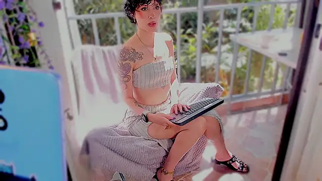 AmeliaNaughty  online show from May 20, 3:31 pm