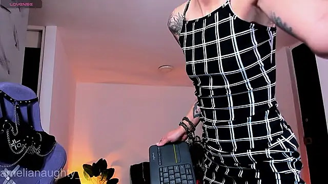 AmeliaNaughty  online show from April 15, 4:33 pm